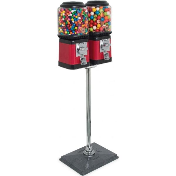 round-beaver-2-head-vending-machine Dos chicleras rojas montadas en un mismo poste de metal cromado con base.
